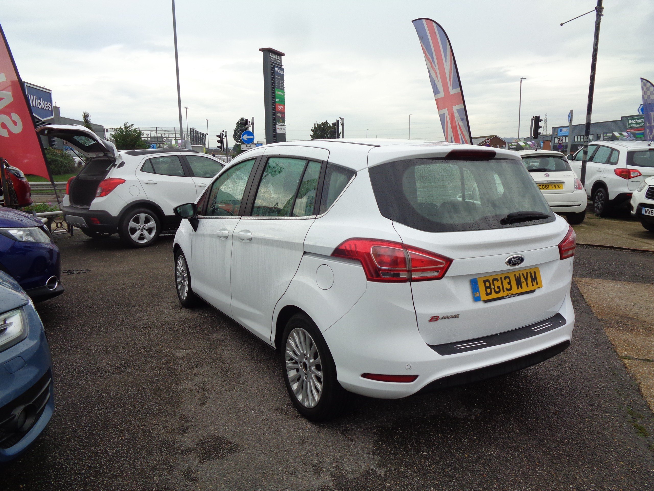 Used 2013 Ford BMAX AUTOMATIC 1.6 TITANIUM 5Door for sale in